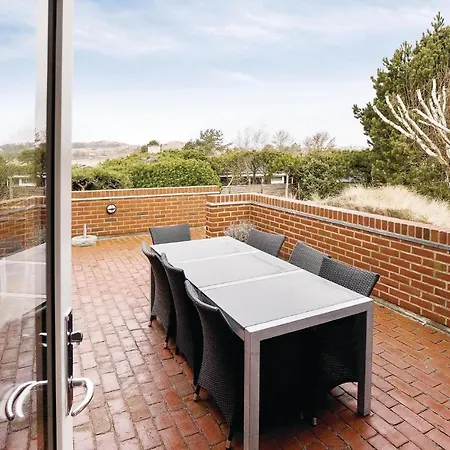 בית נופש Four-bedroom Holiday In *