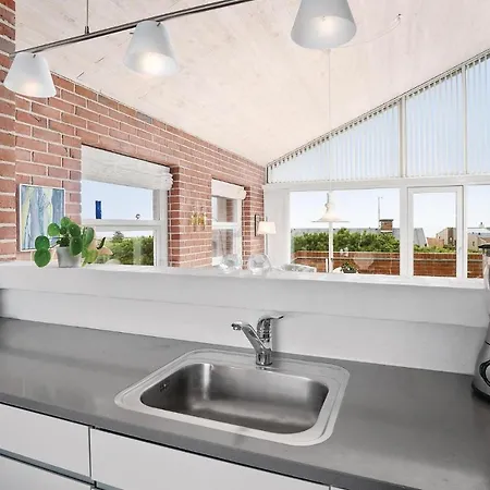 Four-bedroom Holiday In בית נופש