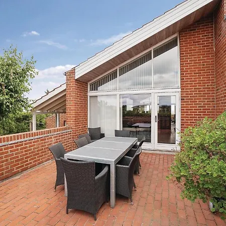 Four-bedroom Holiday In בית נופש *